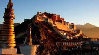 チベットの秘密を探る旅！