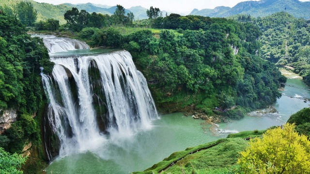 初めての貴州省の旅、アジア最大の滝・黄果樹瀑布と西江ミャオ族村
