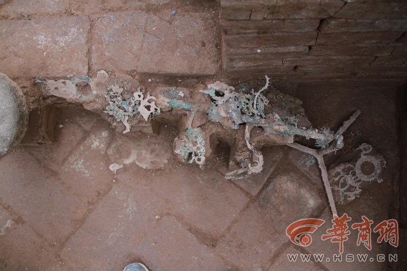 2000年前の東漢時代青銅「金なり木」は西安でみごとに修復